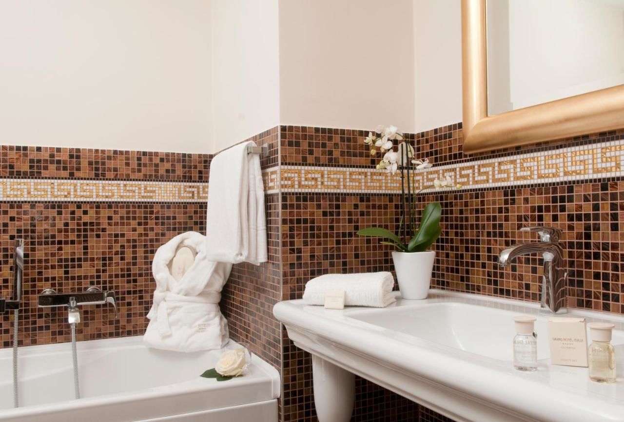 Отель Grand Hotel Italia Клуж-Напока-18