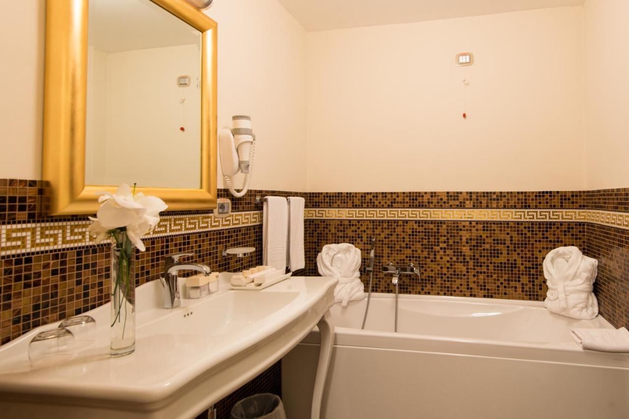 Отель Grand Hotel Italia Клуж-Напока